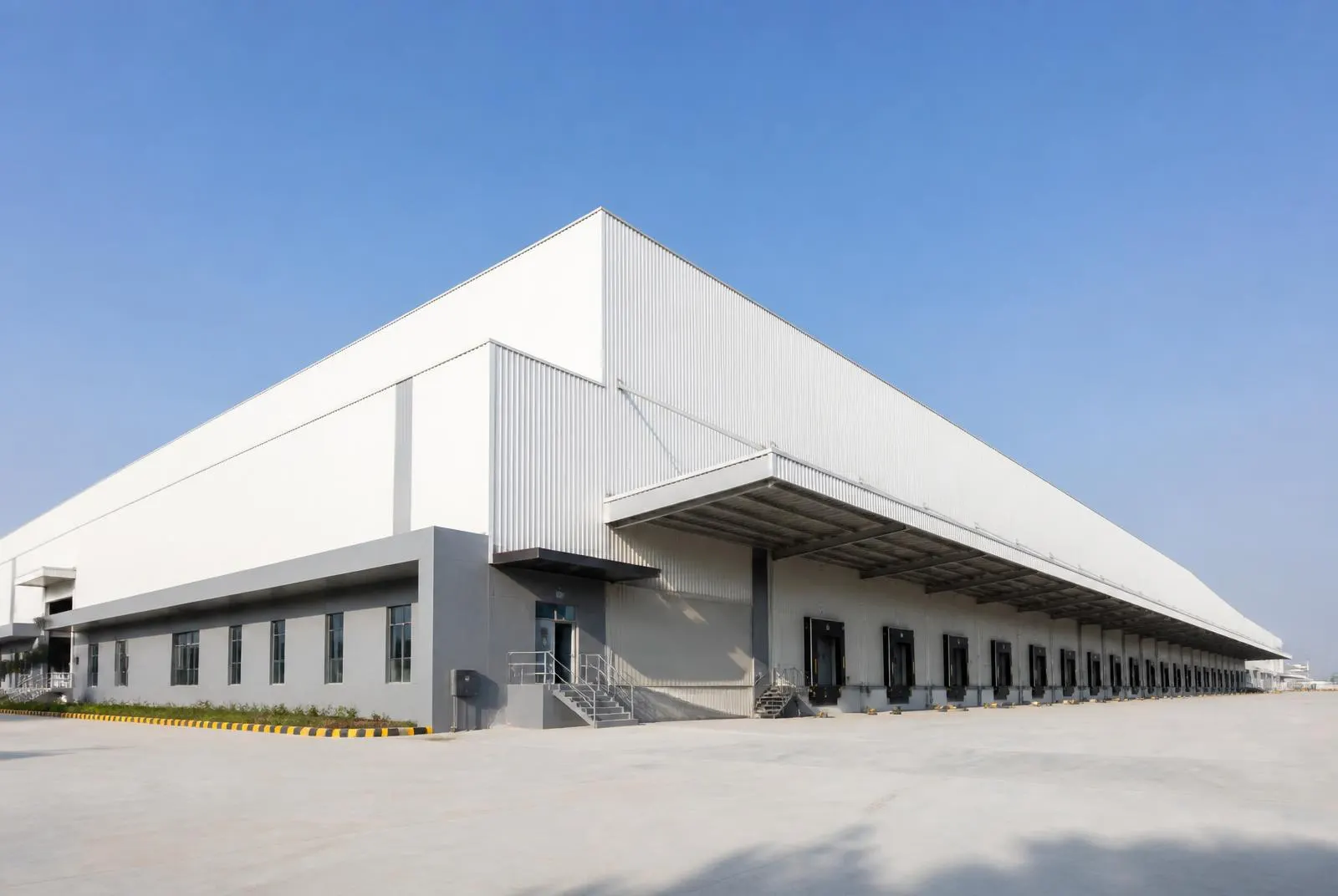 Exterior of the new 90,000 square foot Neelay Agro packhouse near Konkangaon, Nashik